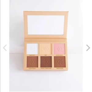 Kenia Ontiveros Set and Define Kit